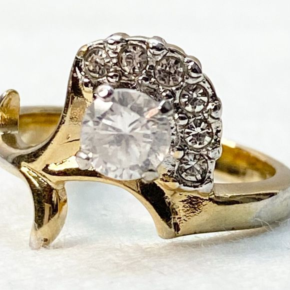 Fan Shaped Rhinestones Ring Encircling Round Faux Diamond Gold Tone Metal - Picture 4 of 9